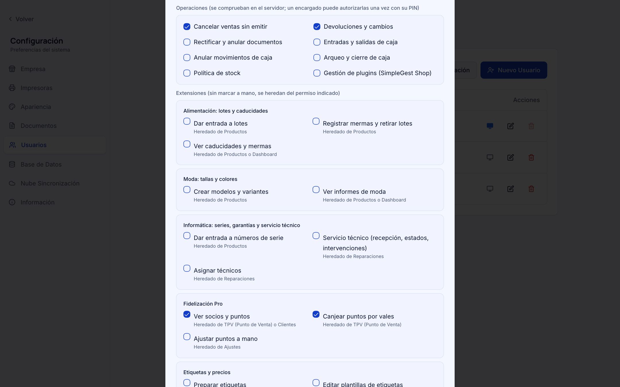 Editor de usuario con el grupo Extensiones y los permisos heredados de cada extensión